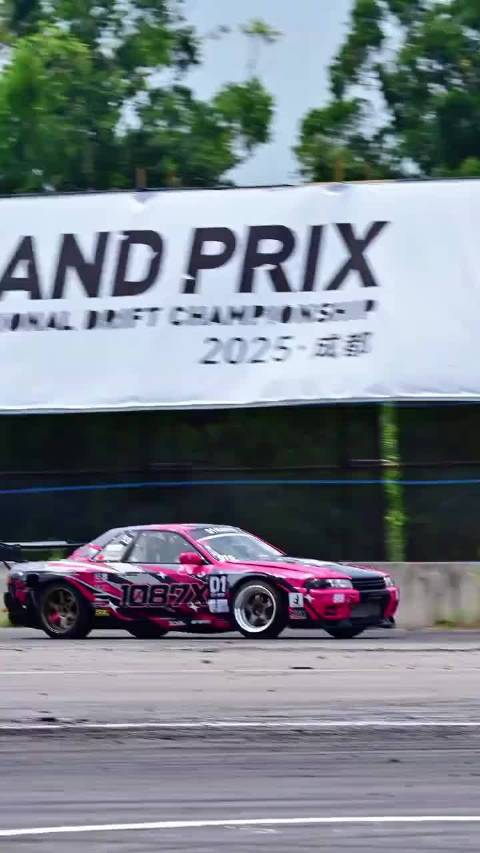 GTR R32钣金王，你认识这位女车手吗？