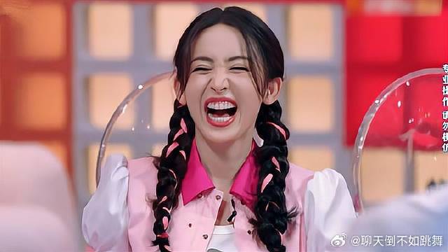 许魏洲被右边封印了？玩游戏只看右边，遭杨迪秦霄贤吐糟！