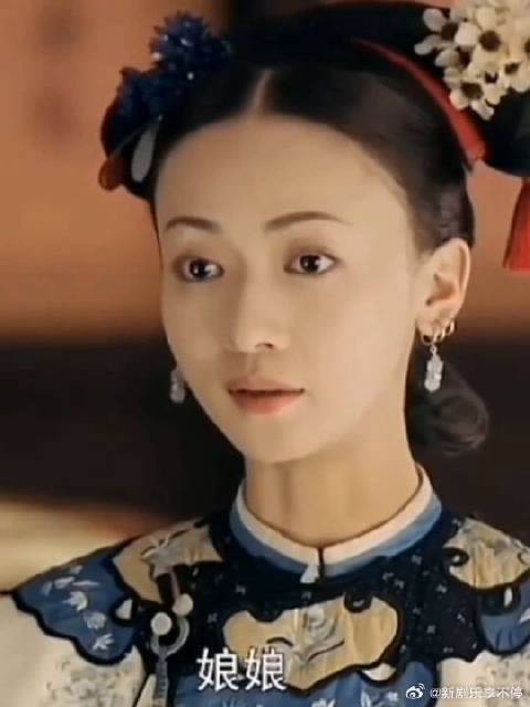 尔晴不懂容音，也不明白她为什么那么爱璎珞