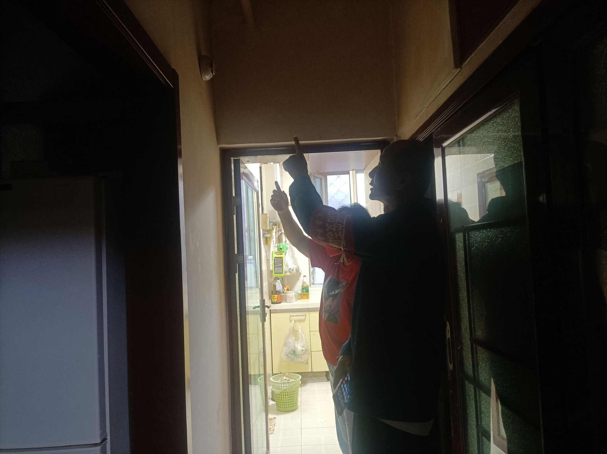 安裝在家中的聯網型煙感報警器及時察覺到煙霧後報警。豐台消防供圖