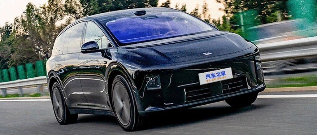 4秒多破百，544马力、双电机四驱，续航达成率超90%！这台车开起来怎么样？