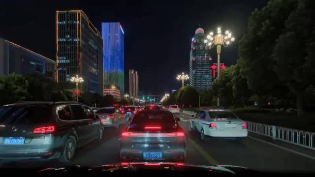 问界M9智驾中误踩油门触发aeb自动刹停