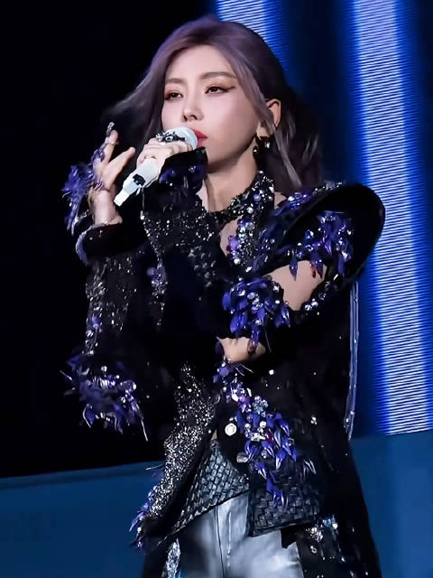 于文文拾光巡回演唱会北京站《原罪》