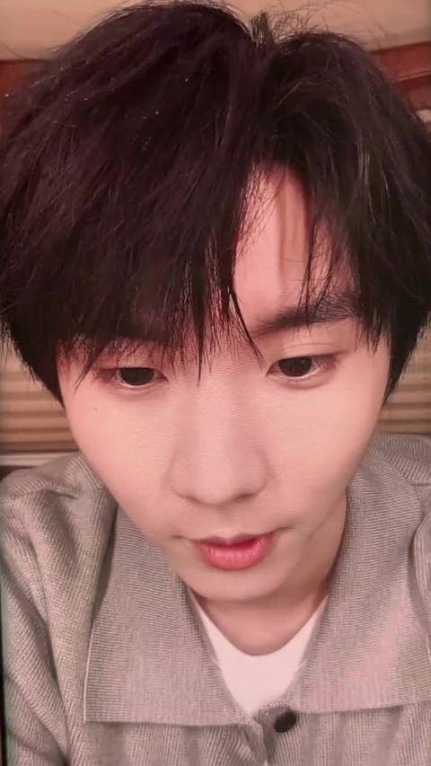 马嘉祺直播谈美食，称澳门外卖与预览图一致