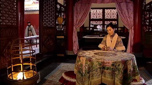 金枝欲孽秀女入宫一年终获侍寝喜极而泣