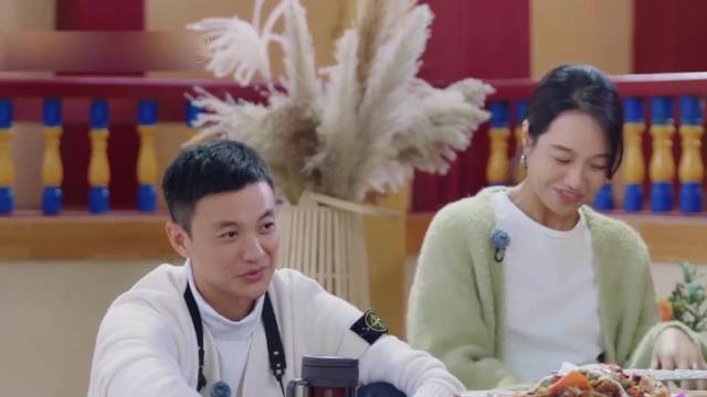 周一围谈子女教育，强调避免过度节俭或奢侈