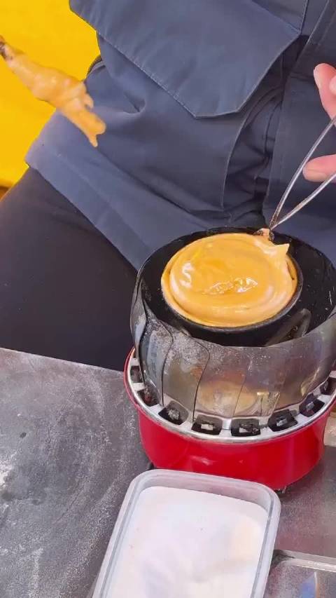 鱿鱼游戏里的街头糖饼