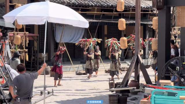 孟子义拍戏摔倒坚持拍摄，敬业精神获赞