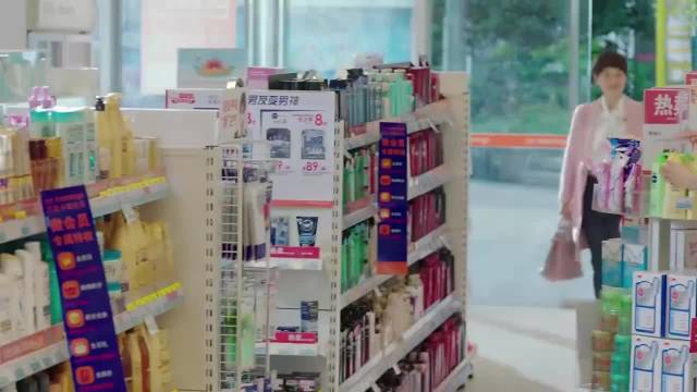 罗子君打工遭经理嘲讽让其找男人养，唐晶当场发怒