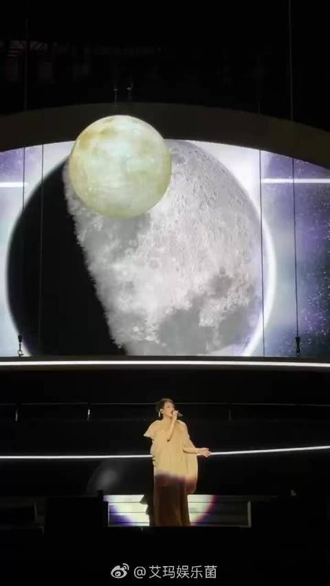 林忆莲合肥站开唱，中秋夜献动人歌声