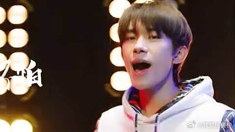 《夺冠》易烊千玺高燃演唱《不分昼夜》，女排对排球的热爱太感人