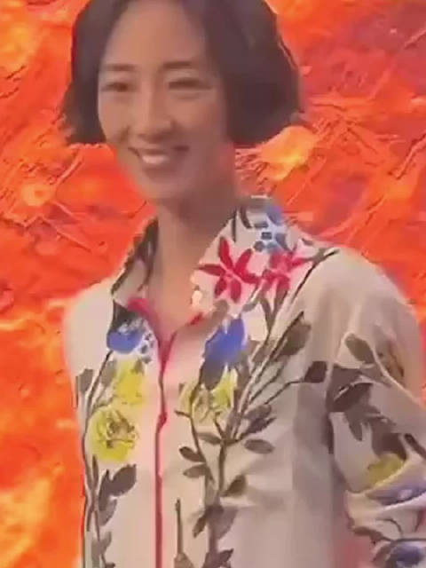 41岁桂纶镁瘦的像老太太，穿着老土，周杰伦看了都得愣一下！