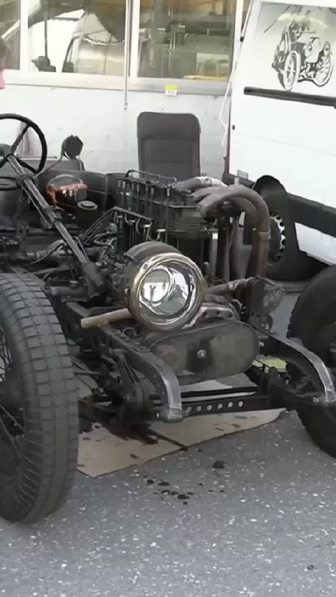 疯狂的改装车，启动方式很特别