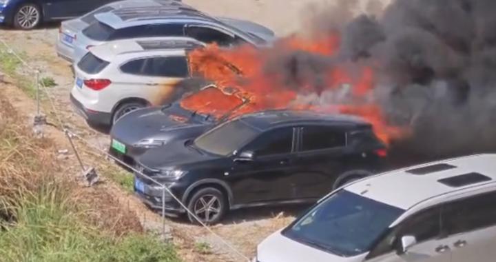 一阿维塔06起火致8车烧毁，阿维塔发情况说明