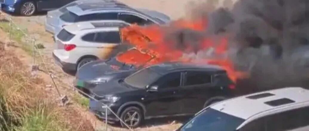 “一辆阿维塔起火，引燃奥迪、宝马等7辆车”，最新回应