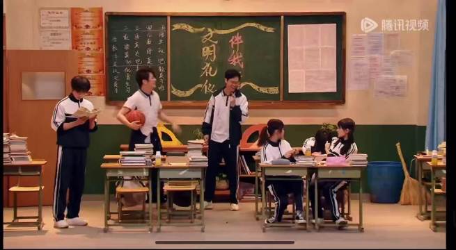 左凌峰节目拒李飞邀约，追问韩寒书中深意