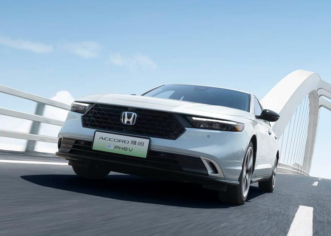 三年保值率登顶合资品牌榜首的本田，它的这款插混家轿也超保值！