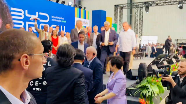 巴西比亚迪萨尔瓦多工厂，总统点拉和船夫哥一起为BYD点赞！