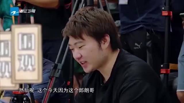 吴彤要不把嘴捐了吧？众明星大骂嘴烂了，一己之力得罪半个娱乐圈