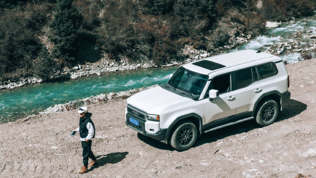 318川藏线镌刻信仰，普拉多勇闯天路向西行