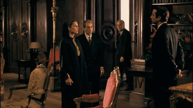 《教父》成功拿到屹立，清洗仇敌，却失去痛失家人，输掉一切！