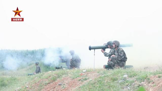 陆军战术实弹射击考核太硬核