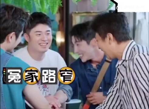 邓超回应打人事件称顺手就打了