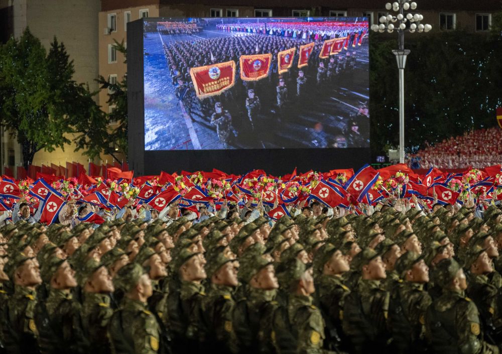 2025年10月10日，慶祝北韓勞動黨成立80週年閱兵式在北韓平壤舉行。新華社記者翟健嵐攝