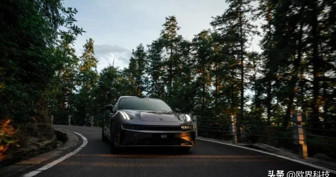 极氪001的“自杀式”定价，炸翻了整个车圈