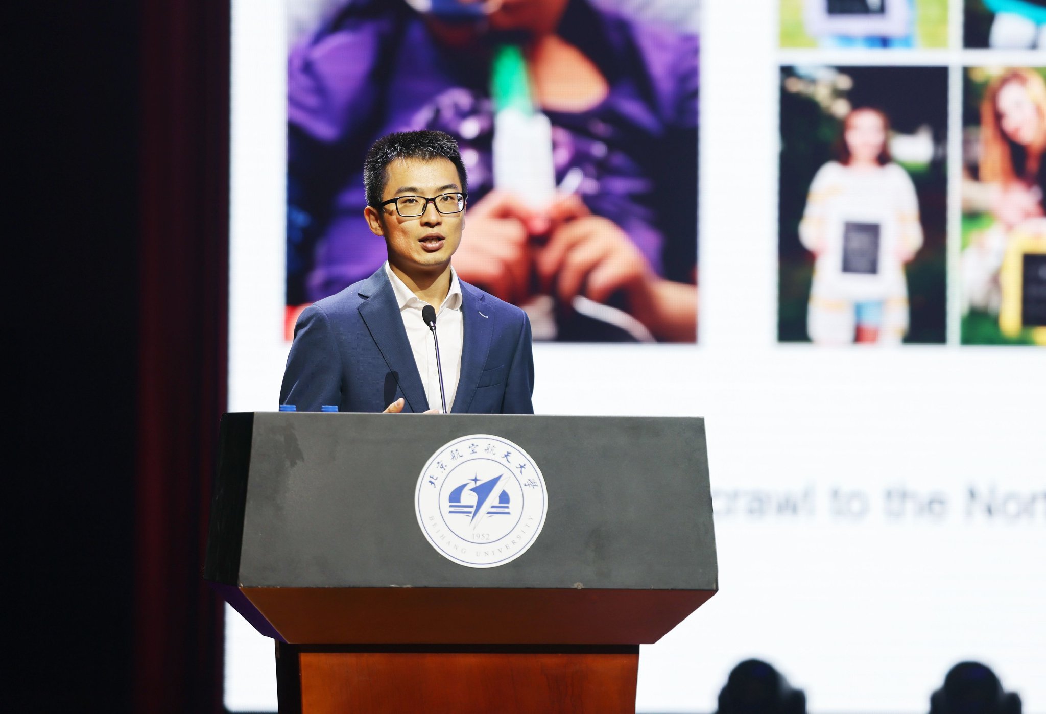 北京藝妙神州生物醫藥股份有限公司CEO何霆分享研發創新藥的故事。  北京航空航天大學供圖