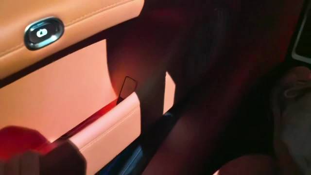 紧急时刻，咋开门？ 看看享界S9T，一键打开！享界