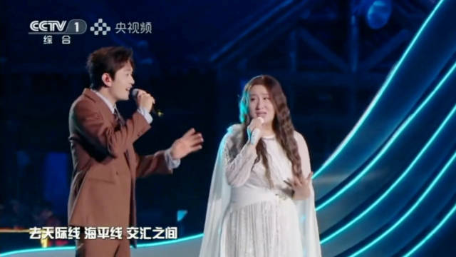 锤娜丽莎央视首秀献唱展现歌手本真