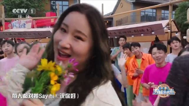 锤娜丽莎亮相央视乡村音乐大会，神仙嗓音引喝彩