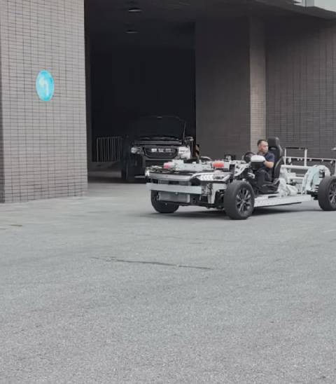 比亚迪汉采用非承载式车身，李楠点评引关注