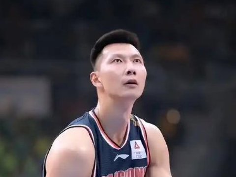 易建联NBA首秀拿到9分1抢断，是中国球员首秀表现最好的球员