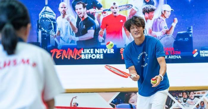 网球运动员张之臻与香港小学生乐享交流时光