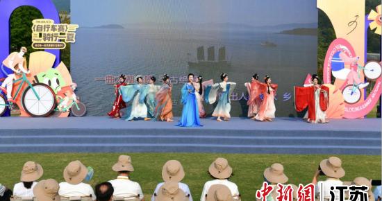 2025第十三届环太湖国际公路自行车赛举行总颁奖仪式