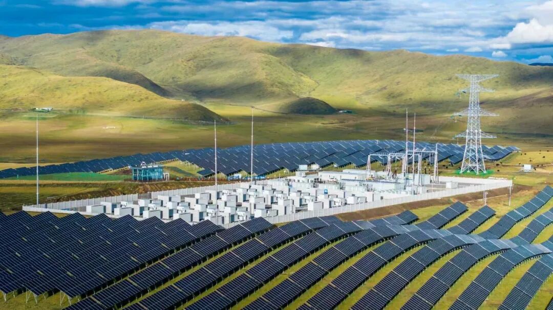 ▲四川首个构网型储能电站——阳光电源助力华电雅克电站并网。