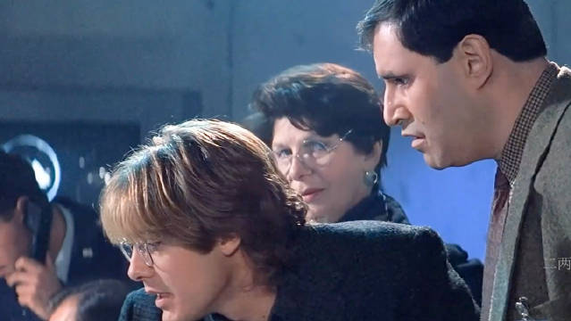 外星寄生虫为了追求永生，竟然意外导致人类文明快速发展！