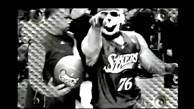 费城76人吉祥物Hip Hop兔回归，亮相2001年复古庆典