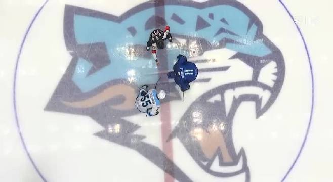 阿斯塔纳之战从第一秒起就势必精彩纷呈！  梅森·莫雷利 vs 亚历山大·卢金