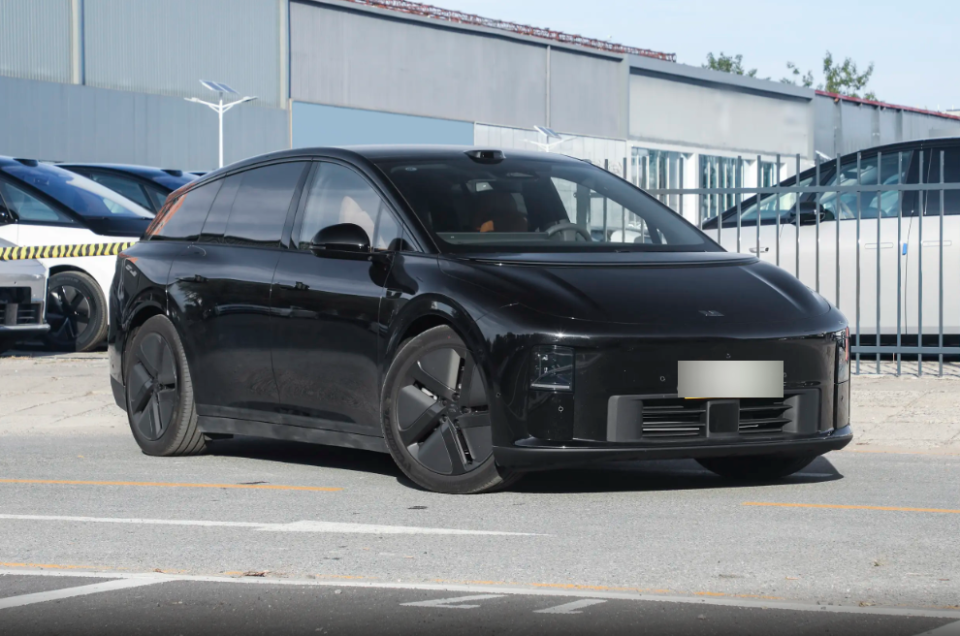 家庭纯电出行新选择？可选两驱/四驱，它标配激光雷达