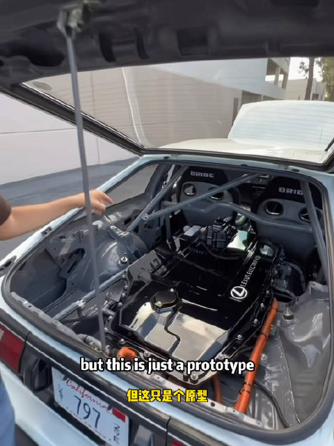 谁说电动车就不能手动档？ 丰田还真造了一台6速手动挡的纯电AE86… 太癫了