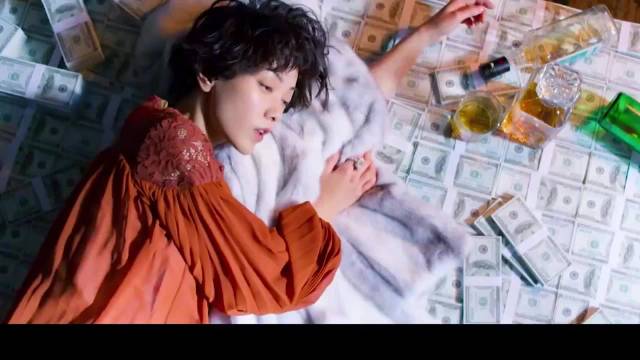 28.欲望与金钱交织的电影，拜金女的世界里也有爱情