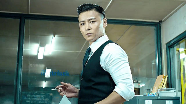 吴京张晋血战背后，全员覆灭的宿命隐喻