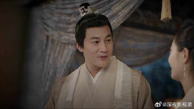 掌 皇上看着花灯时，想起曾经和音楼，又去浮图塔找音楼