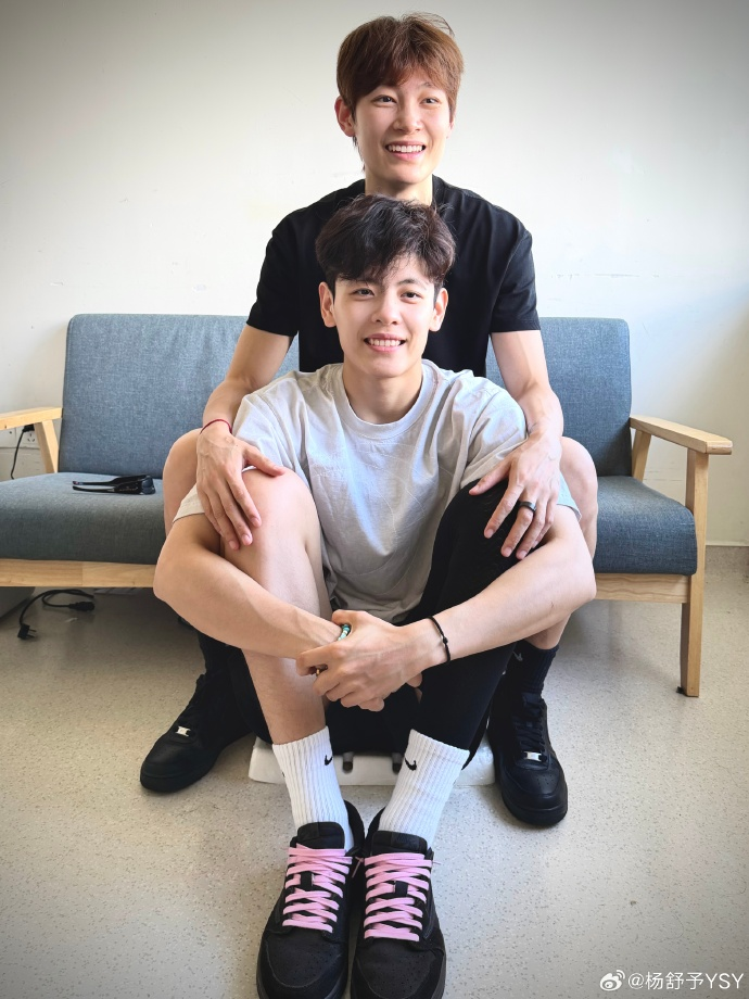 昆明籍女篮国手杨力维、杨舒予父亲逝世，广东女篮发文哀悼