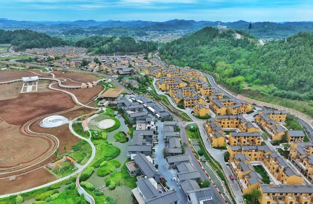 劲爆！助跑2025中江半程马拉松，50余款新车将亮相赛事终点“中国挂面村”