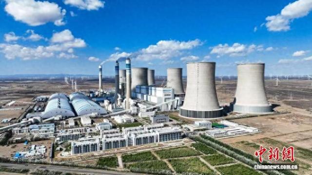 10月16日，甘肃常乐电厂6台100万千瓦机组全面投产。 甘肃电投集团供图
