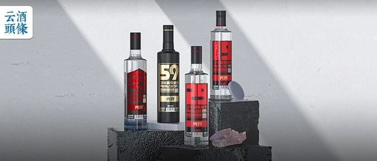 一年翻8倍，日化赛道老兵靠这瓶光瓶酒打赢了翻身仗